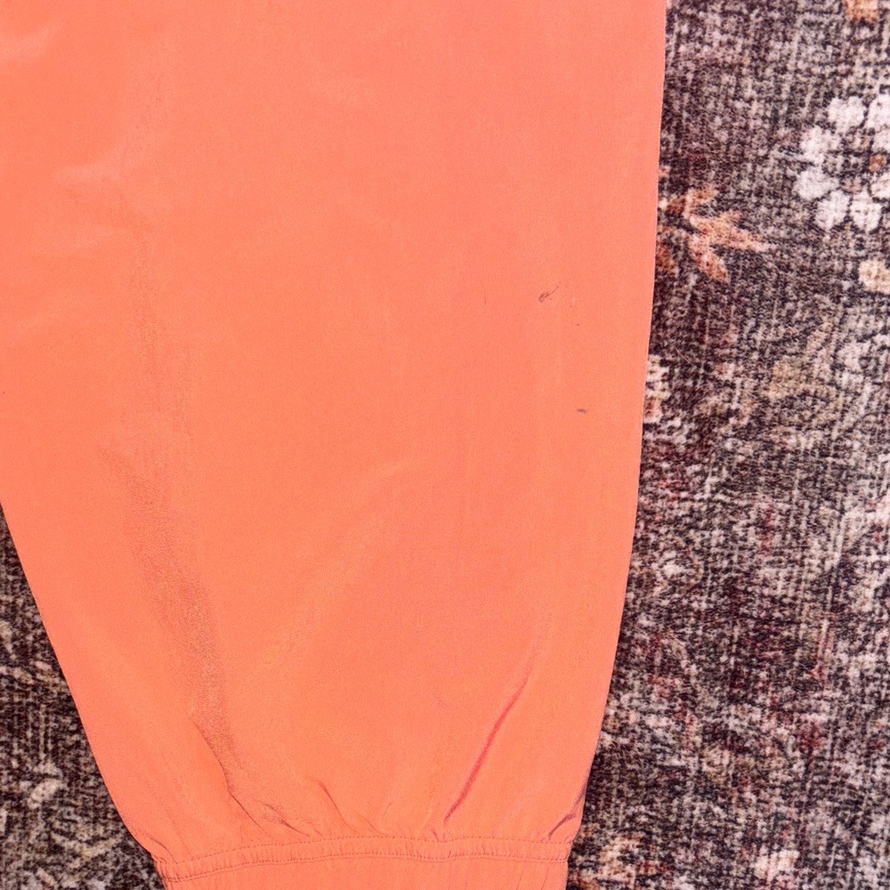 Peach lululemon joggers - Picture 4 of 6